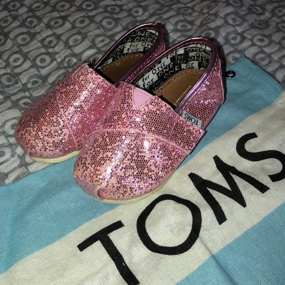 Toms Other - Pink Glitter Toms reposhed Toms Other - Pink Glitter Toms reposhed